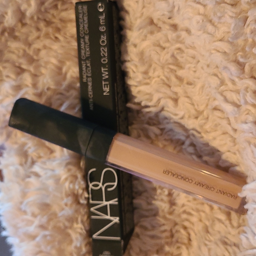 BRAND NEW NARS CONCEALER IN TIRAMSU